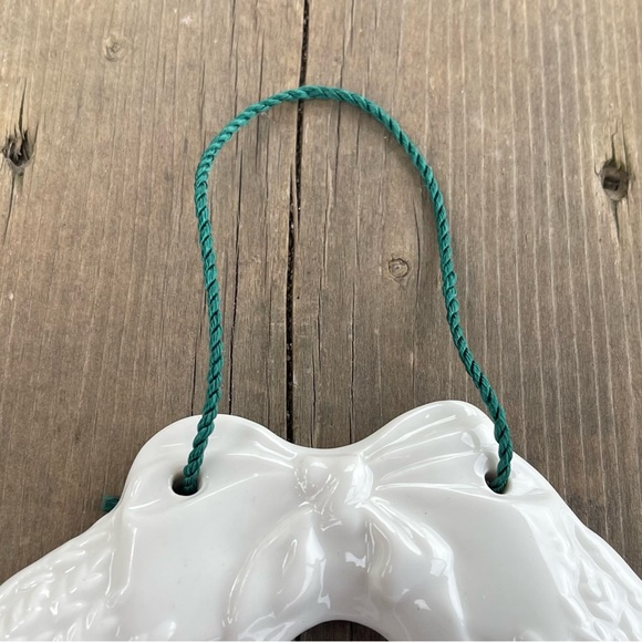 Belleek Shamrock Bless This House Wall Hanging Wreath 12th Mark Made in Ireland - Picture 7 of 13